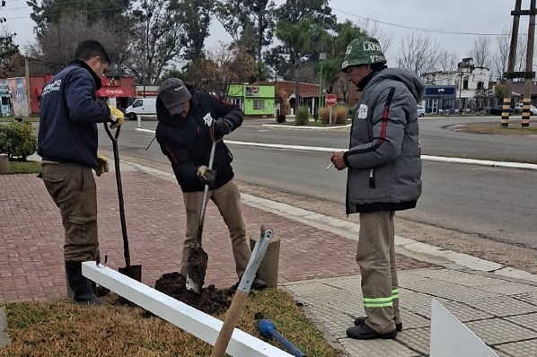 BEAT 991 Pueblo Belgrano comenzó con la colocación y recambio de cartelería y señalética