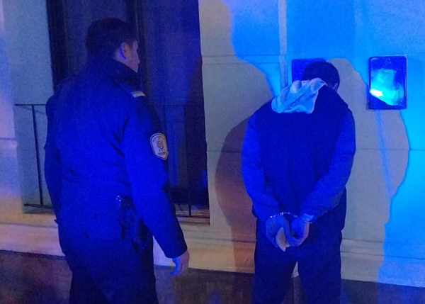 BEAT 991 Detienen a hombre con un inodoro robado