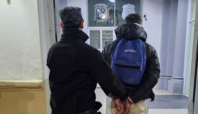 BEAT 991 Joven detenido tras intentar huir por los tejados