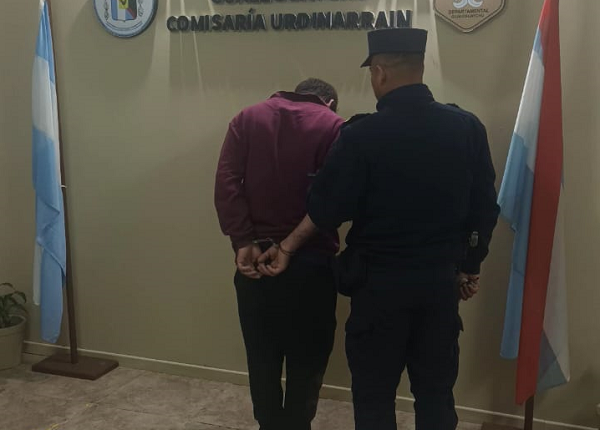 BEAT 991 Hombre borracho se enfrentó a la policía en Urdinarrain