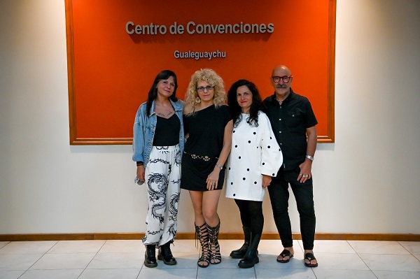 BEAT 991 Carnaval del País: ¿Quiénes fueron los jurados de la segunda noche?