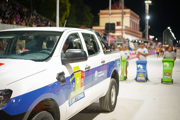 BEAT 991 Gualeguaychú se une y separa: compromiso ambiental en la pasarela del Carnaval