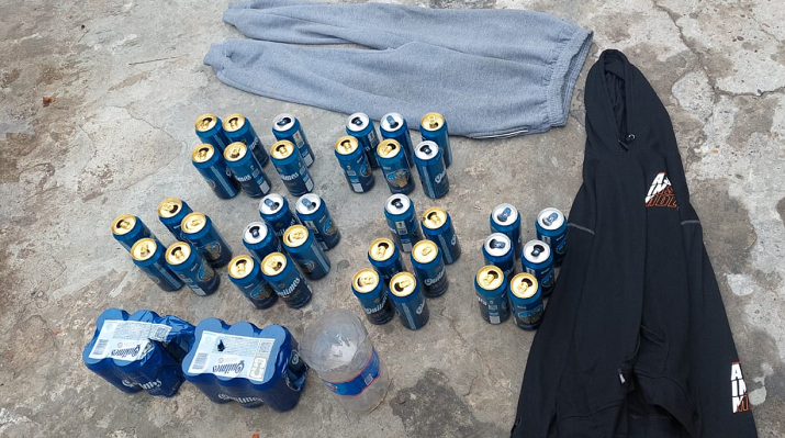 BEAT 991 Allanamiento por robo: secuestraron 50 latas de cerveza y prendas de interés