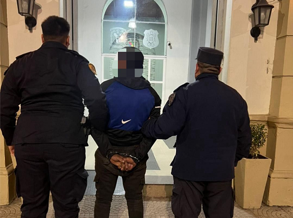 BEAT 991 Un hombre fue detenido tras intentar robar una motocicleta 