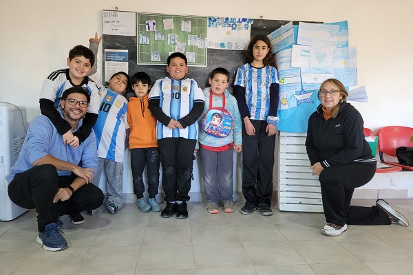 BEAT 991 Las clases de apoyo escolar combinan aprendizaje y valores patrios en los barrios