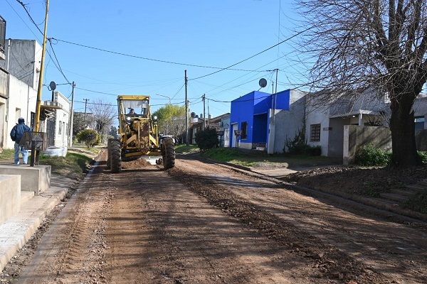 BEAT 991 Se puso en marcha el plan de asfaltado de 150 cuadras de Gualeguaychú