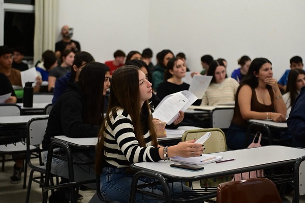 BEAT 991 Continúa el programa gratuito “Vamos a la Universidad”