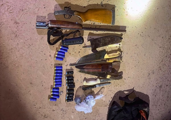 BEAT 991 Interceptaron a cuatro cazadores furtivos con un visor nocturno y un arma sin papeles en zona rural