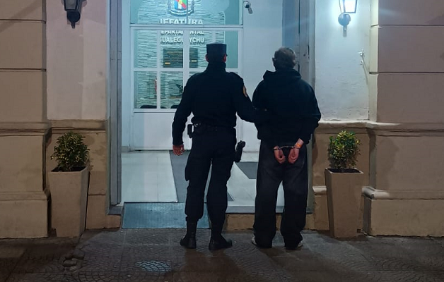 BEAT 991 Incidente a la salida de un boliche terminó con un joven detenido