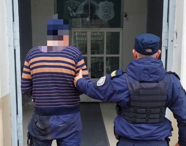 BEAT 991 Gracias a las cámaras de una estación de servicio atraparon a un ladrón 