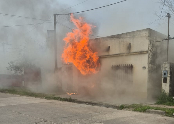 BEAT 991 Murió la mujer que sufrió graves quemaduras en el incendio de calle Montevideo