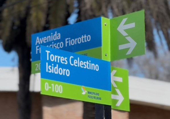 BEAT 991 Se colocaron nuevos carteles indicadores en Pueblo Belgrano