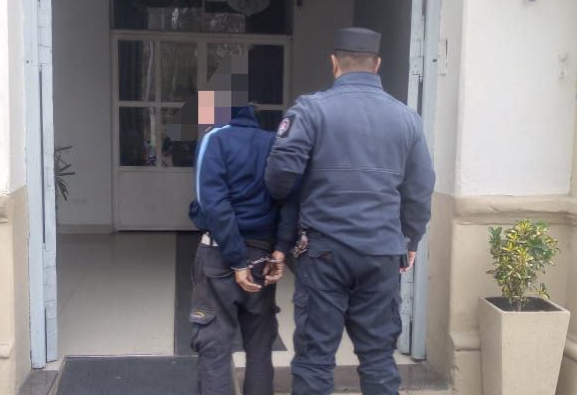 BEAT 991 Tensión en el Hogar de Cristo: amenazó a los vecinos con un cuchillo y terminó detenido